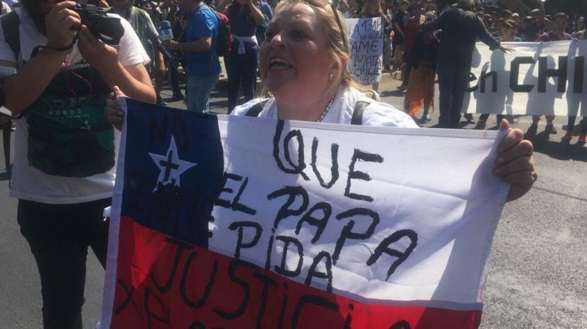 Las protestas que recibieron al Papa en Santiago