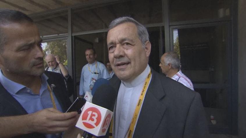 Sacerdotes jesuitas piden renuncia de obispo Barros