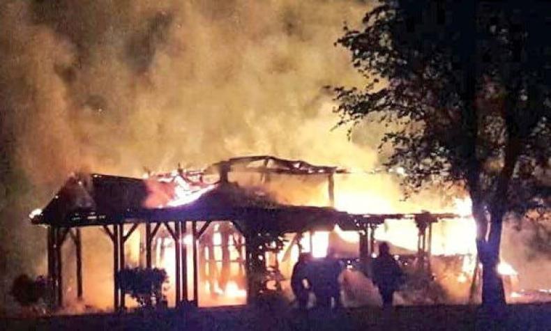 Investigan quema de capilla en Panguipulli