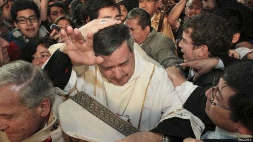 Juan Barros, el obispo cuya presencia en actos del Papa indignó a víctimas de abusos sexuales