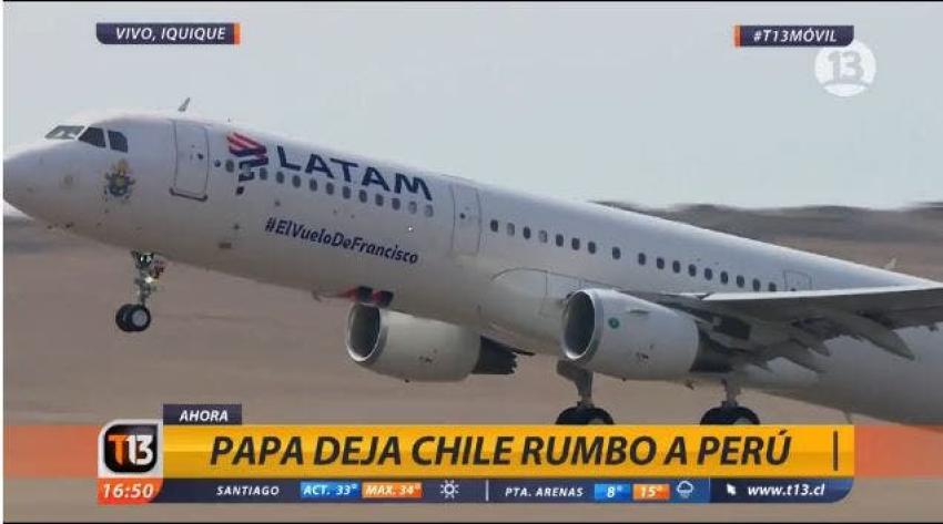 [VIDEO] Avión del Papa deja suelo chileno para llevarlo a Perú