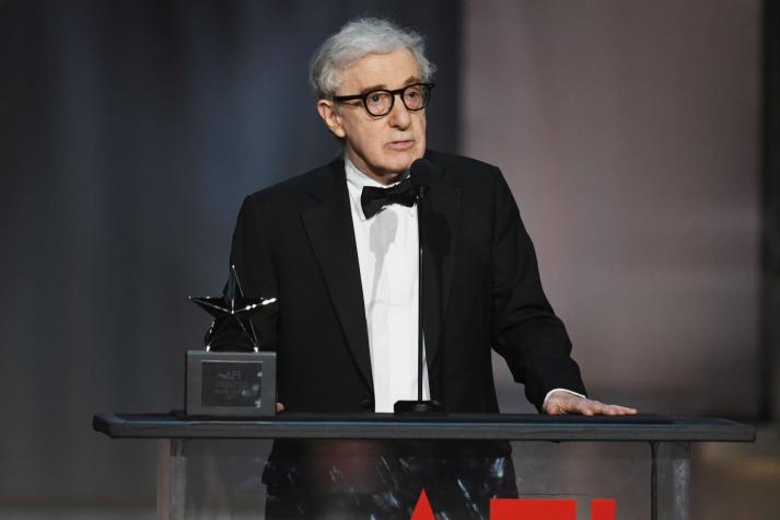 Woody Allen niega abusos a su hija y condena "cinismo" de los Farrow