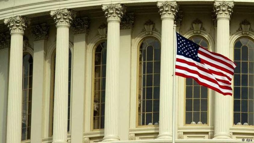 EE. UU.: Cámara Baja aprueba ley que evita cierre del Gobierno