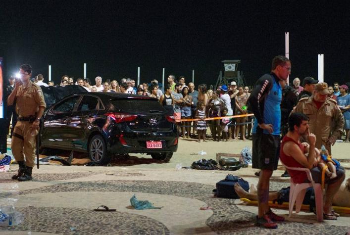 Atropello múltiple en playa de Copacabana deja un niño muerto y 17 heridos