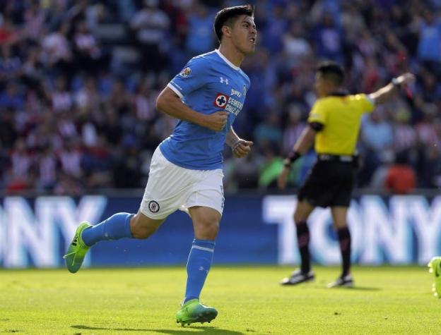 Colo Colo sigue sin refuerzos: Francisco Silva renueva con Cruz Azul