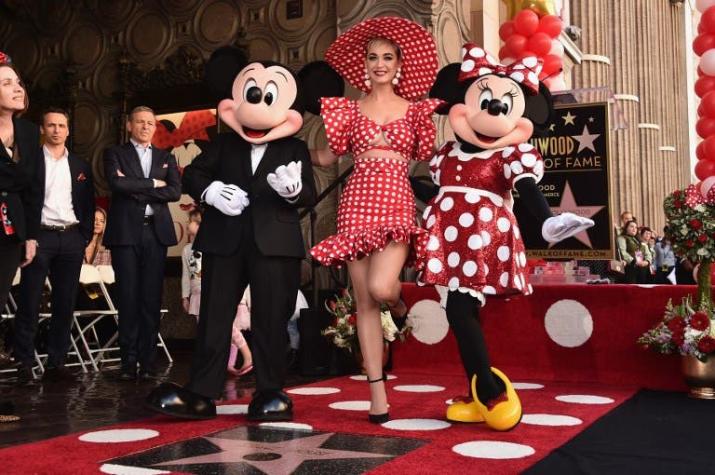 Minnie recibe estrella en Hollywood 40 años después que Mickey Mouse