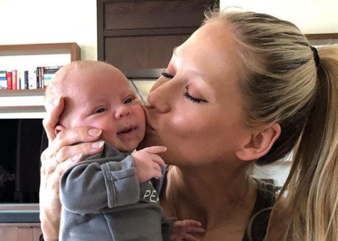 Anna Kournikova luce espectacular a un mes de ser madre y muestra cómo logró aquello