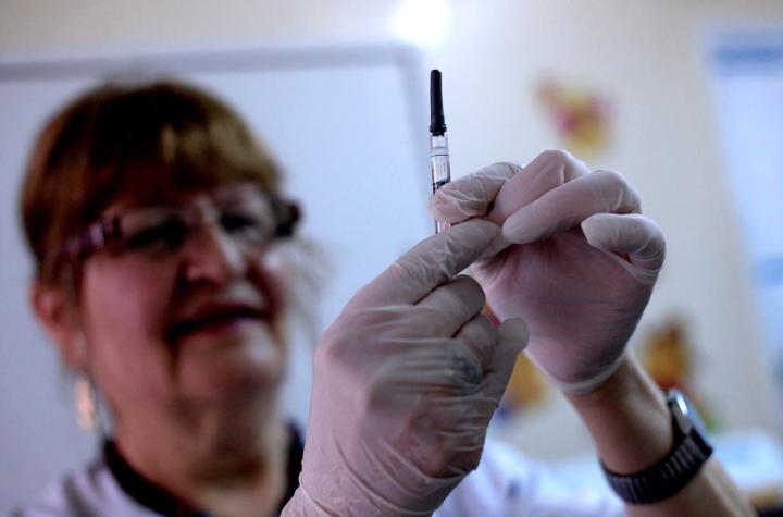 ¿Quiénes deben tener prioridad para vacunarse contra la fiebre amarilla?
