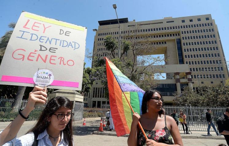 Encuesta sitúa a Chile como uno de los países más abiertos frente a derechos de personas trans