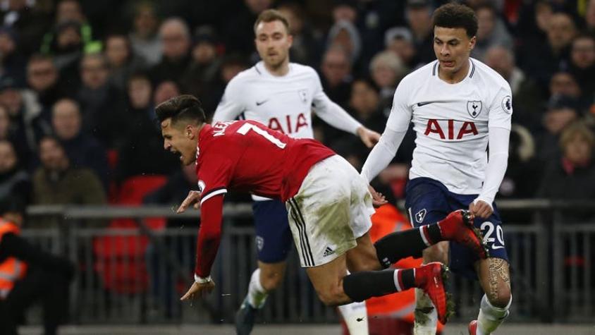 Alexis debuta en Premier League con Manchester United cayendo ante Tottenham