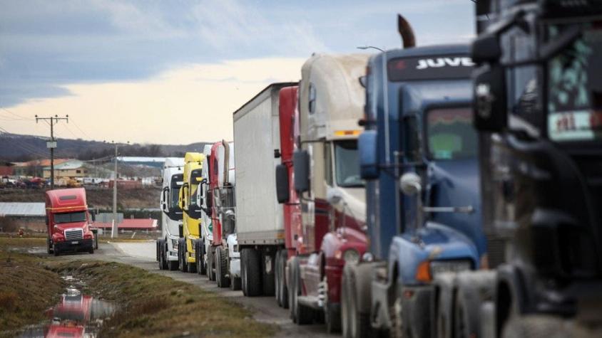 Encapuchados roban 36 toneladas de trigo desde camión en La Araucanía