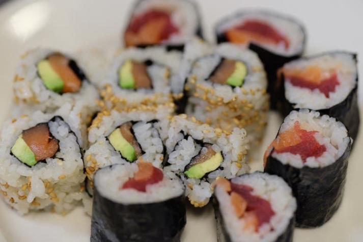 Usted no lo haga: los errores más comunes que se cometen a la hora de comer sushi