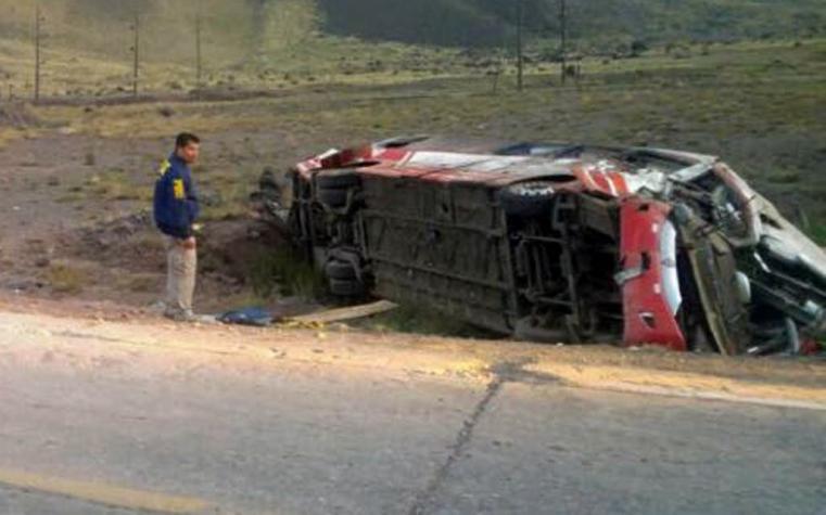Tres niños de escuela de fútbol mueren en accidente carretero en Argentina