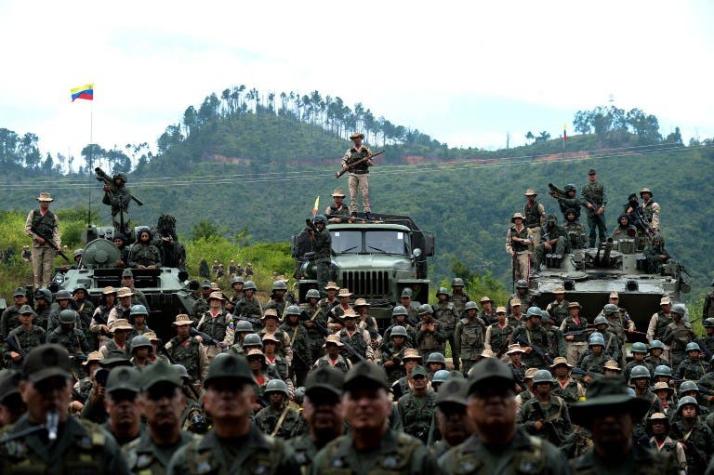 Militares venezolanos respaldan a Maduro ante declaración de Tillerson
