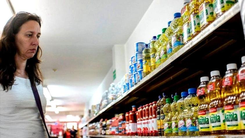 Por qué algunos productos se están encogiendo en los supermercados mientras su precio se mantiene