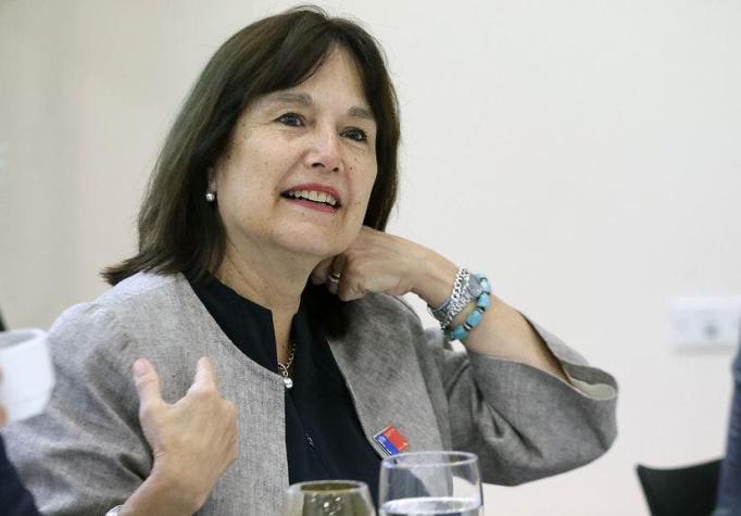 Minsal asegura que ministra Castillo ya renunció a millonario bono de retiro