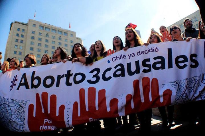 Colegio Médico advierte: "Hay que estar atentos" a cómo se aplica el aborto en tres causales