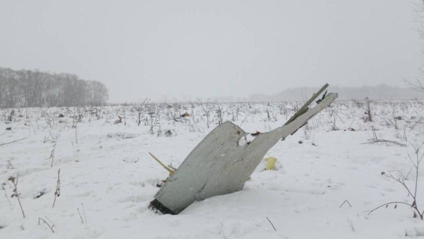 Un avión de pasajeros se estrella en las afueras de Moscú