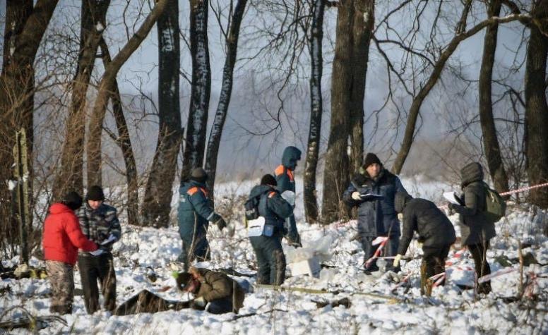 La nieve complica la investigación sobre la caída del avión de pasajeros en Rusia