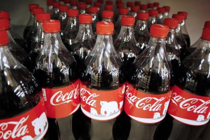 ¿Qué le sucedió a una mujer por consumir 30 latas de Coca Cola al día durante 20 años?