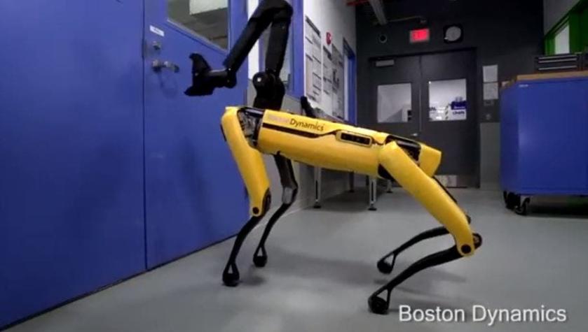 [VIDEO] El último robot de Boston Dynamics puede abrir puertas (lo que asusta un poco)