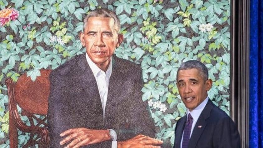 Jazmines, lirios y crisantemos: qué simbolizan las flores en el retrato oficial de Obama