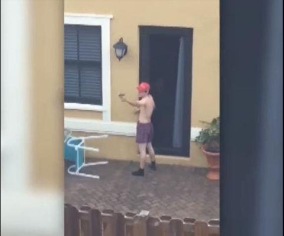 Video muestra a Nikolas Cruz practicando tiro en el patio de su casa