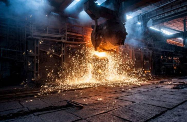EE.UU. considera elevar tarifas a la importación de acero y aluminio