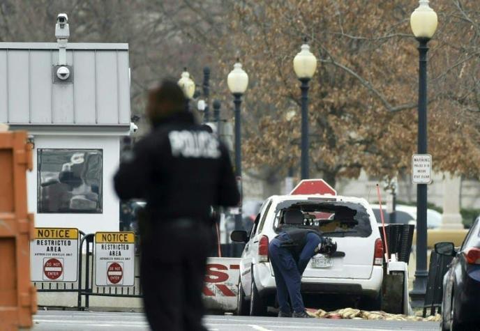 Cierran instalaciones de la Casa Blanca tras choque de un auto contra las barreras de seguridad