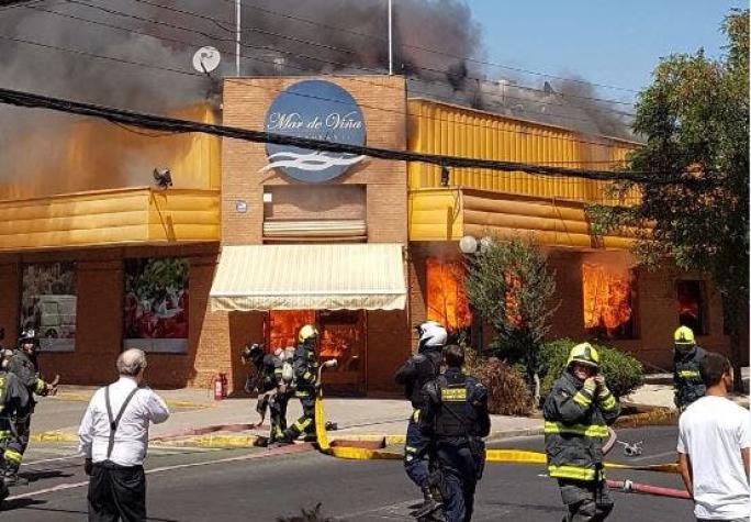 Se incendia restaurante "Mar de Viña" en Providencia