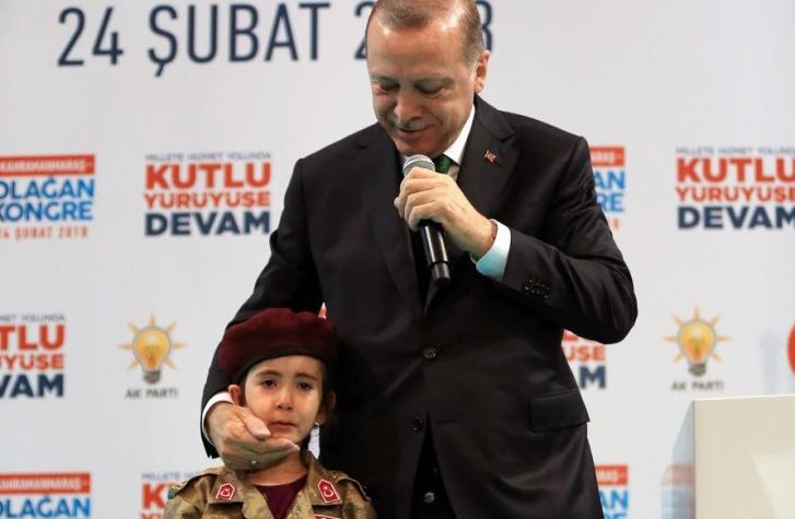 Fuerte crítica a Erdogan: Habló de martirio a una niña de seis años