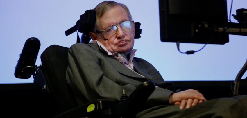 Stephen Hawking sorprende con canción y faceta humorística