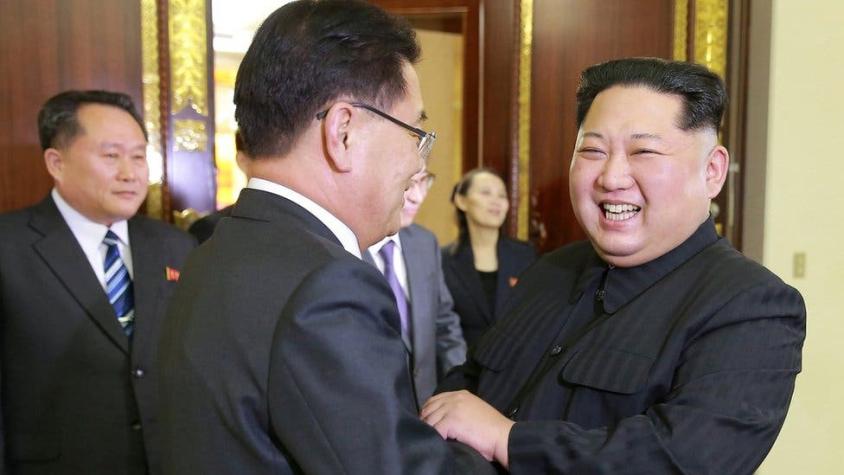 La histórica cena en la que Kim Jong-un recibió una delegación de Seúl y pidió "lazos más cercanos"