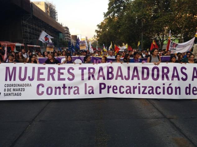 [VIDEO] "Día Internacional de la Mujer": Sigue los detalles de la marcha en el centro de Santiago