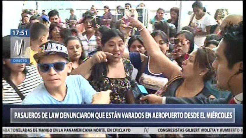 [VIDEO] Las protestas en el aeropuerto de Lima contra Law