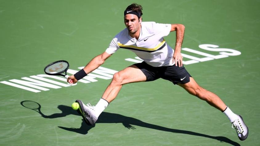 Federer sin problemas y Wozniacki batalla para avanzar a octavos de Indian Wells