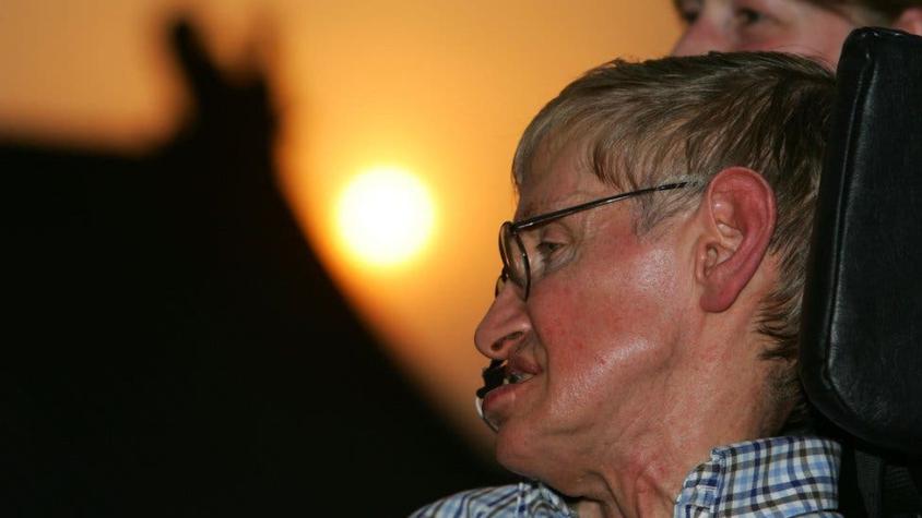Qué es la Esclerosis Lateral Amiotrófica y cómo Stephen Hawking logró sobrevivir a ella