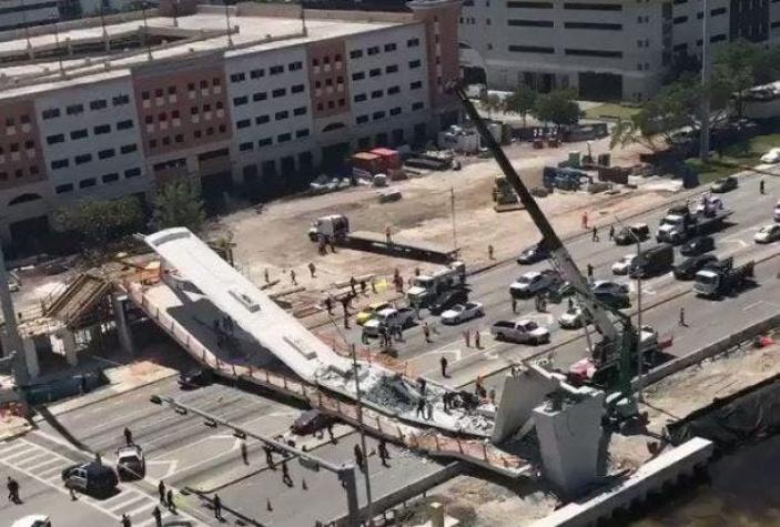 [VIDEO] Miami: Colapso de puente peatonal deja "varios" muertos y heridos
