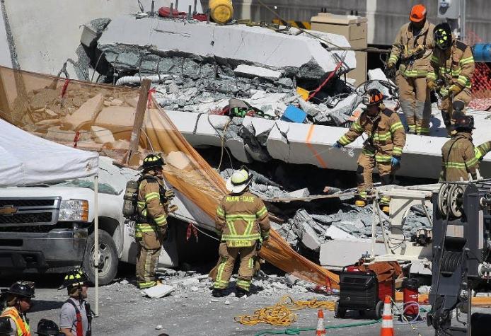 Colapso de puente peatonal en Miami deja al menos cuatro muertos