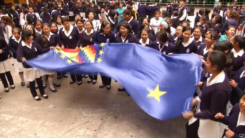 [VIDEO] La "Marea Azul" se toma las calles de Bolivia exigiendo una salida soberana al pacífico