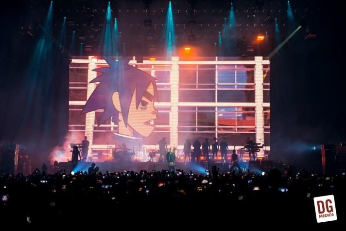 [VIDEO] Gorillaz debuta en Chile con un enérgico concierto que vio hasta Martin Gore de Depeche Mode