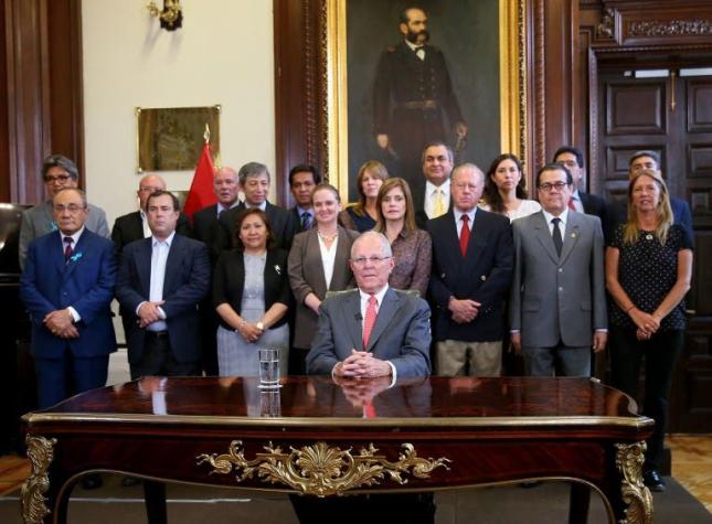 Bancadas del Congreso de Perú aprueban renuncia de PPK