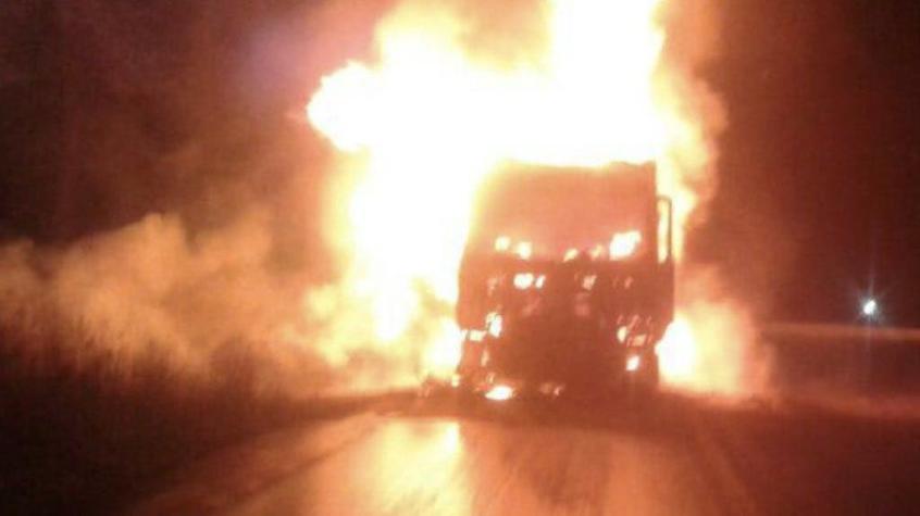 Encapuchados realizan nuevo ataque a camiones en La Araucanía