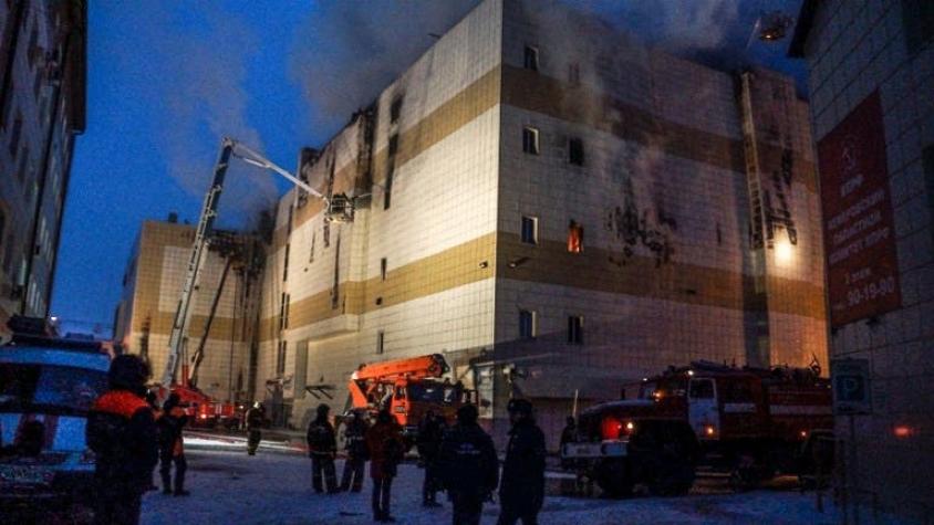 Ascienden a 53 la cifra de fallecidos en incendio a centro comercial en Siberia