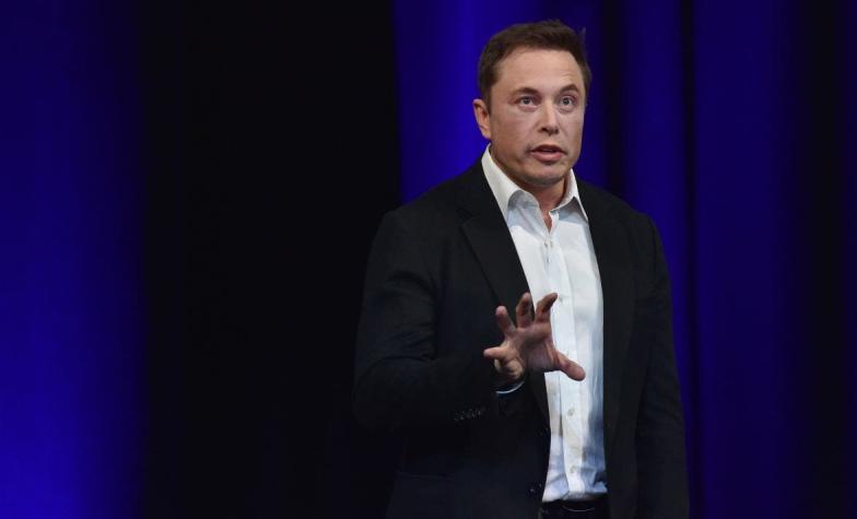Elon Musk elimina perfiles de Tesla y Space X en Facebook