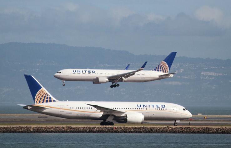Anuncian demanda colectiva contra United Airlines por cancelación de pasajes a Sydney