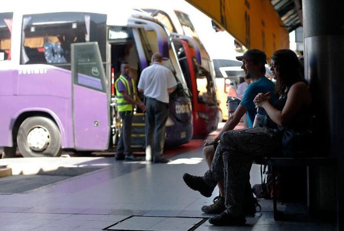 [VIDEO] Medidas de contingencia en terminal de buses de Santiago por Semana Santa