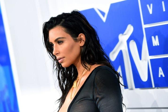 Modelo gastó casi $300 millones para quedar igual a Kim Kardashian