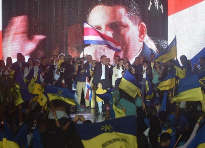Oficialista Carlos Alvarado gana elección presidencial de Costa Rica