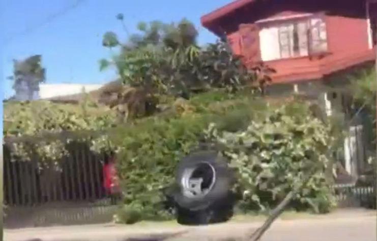 [VIDEO] Camión perdió dos ruedas cuando transitaba por San Pedro de la Paz